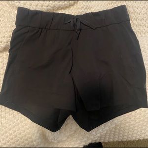Lululemon “On the Fly” Shorts Sz 4